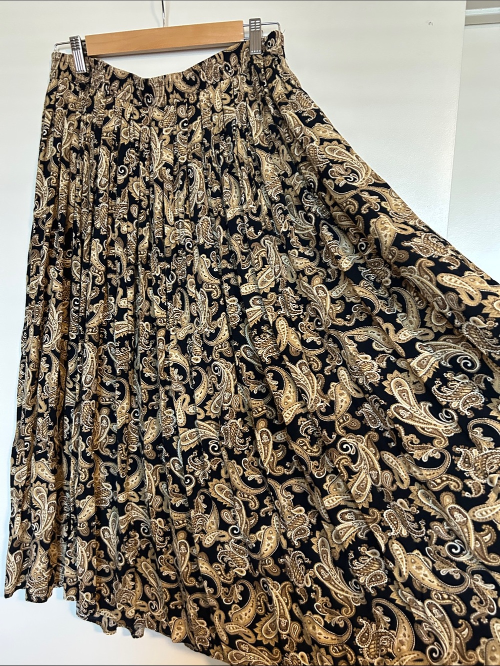 Vintage Black and Tan Paisley Maxi Skirt - great condition - Picture 2 of 4